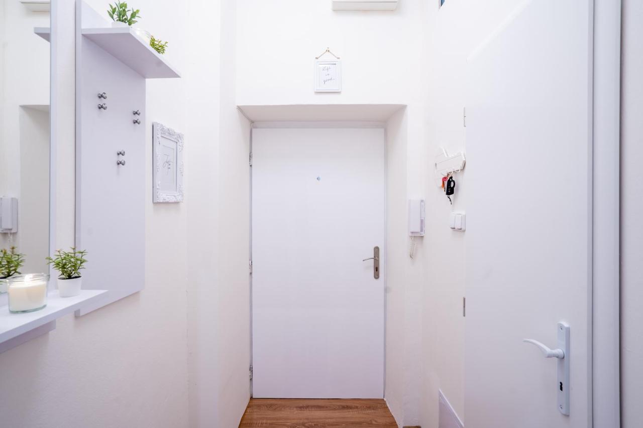 Family Apartment Острава Екстериор снимка