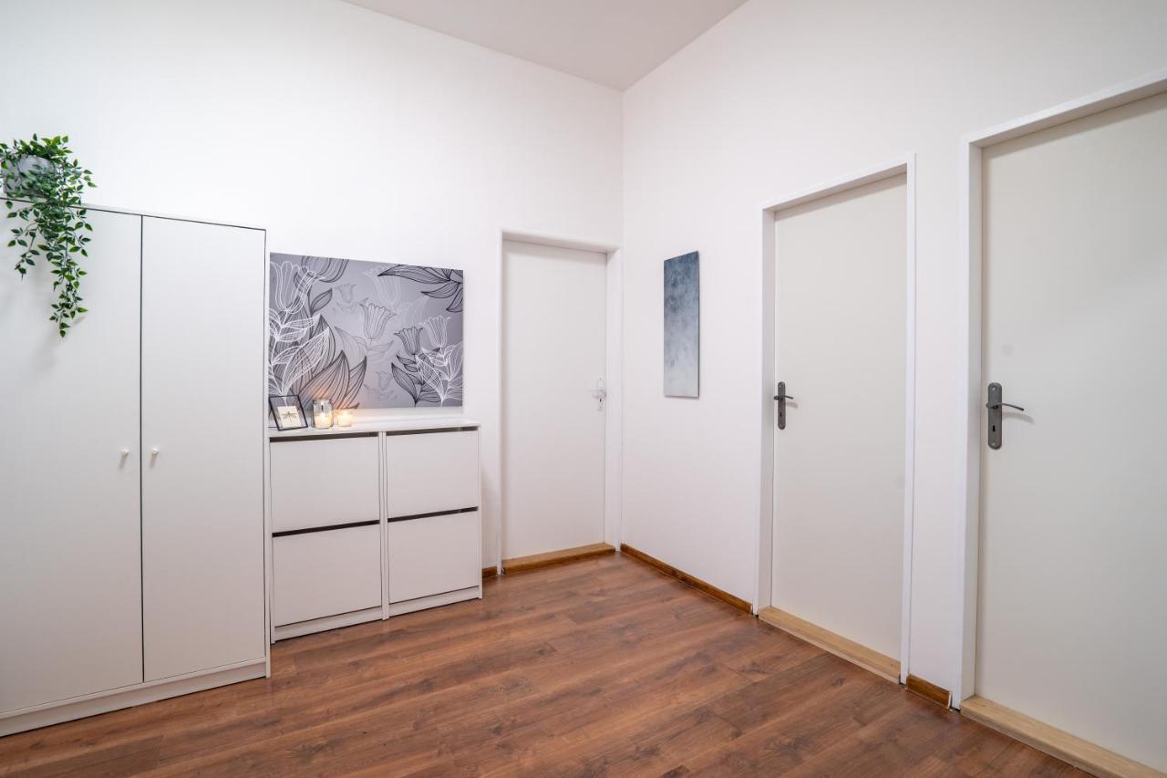 Family Apartment Острава Екстериор снимка